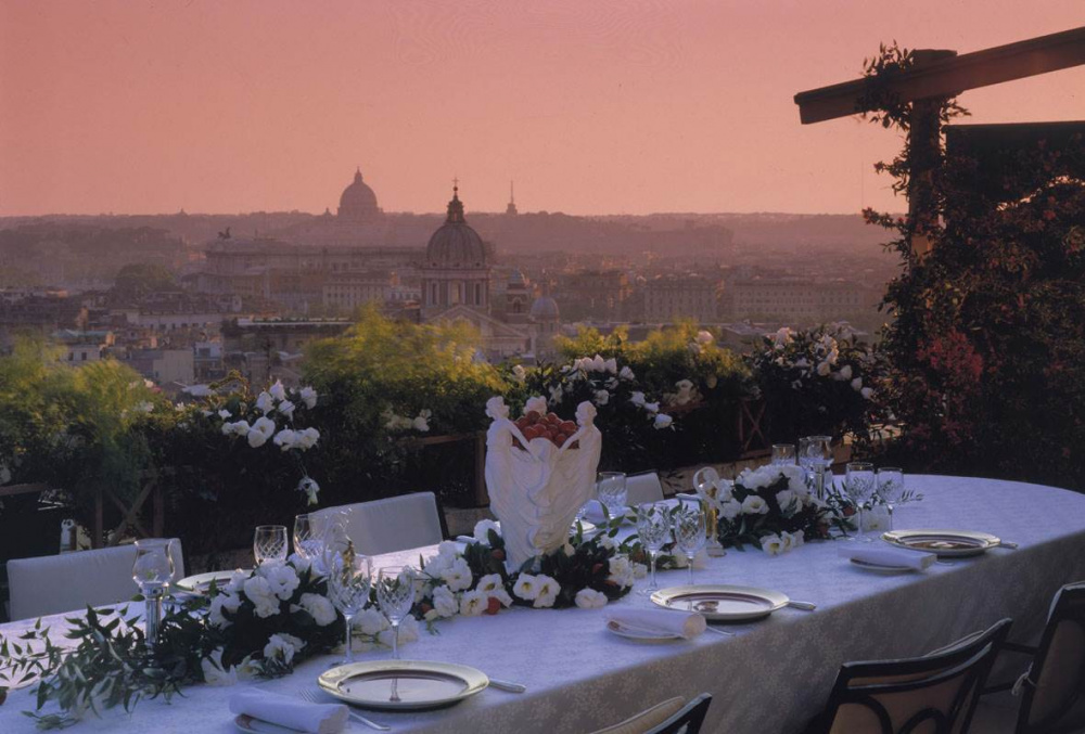 Sunset wedding dinner in one of the spectacular terraces of this amazing hotel for weddings