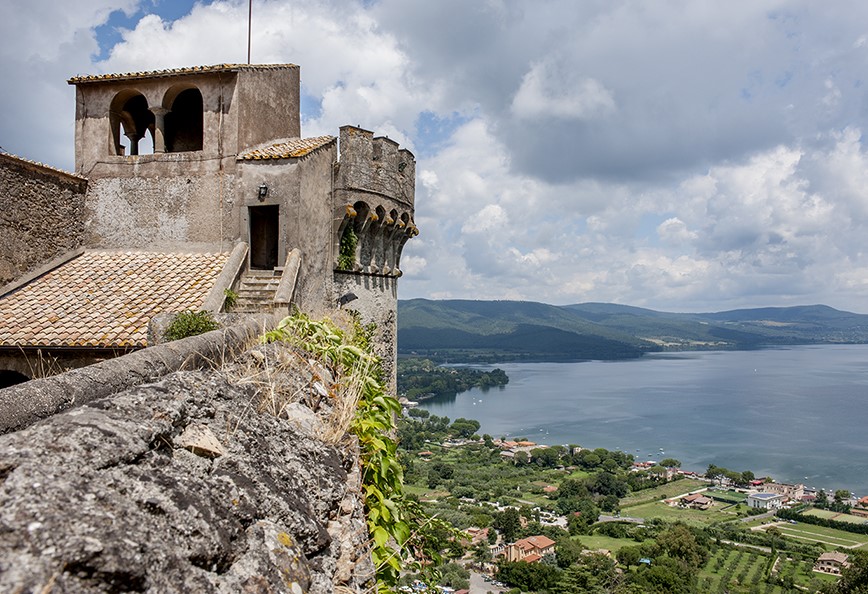 Lake view from the tower of the castle in Rome for weddings